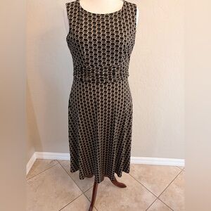 Jessica Howard Black and Cream Geometric Sleeveless Dress